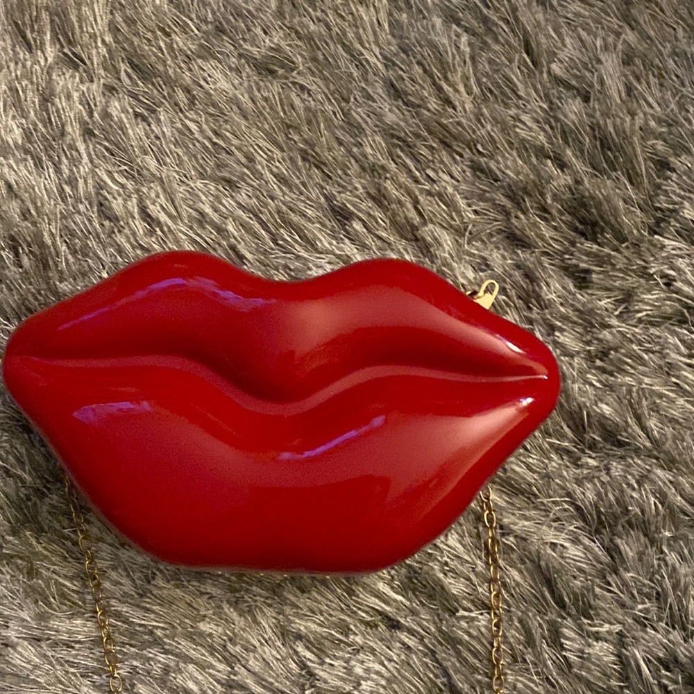 Sam forever lip purse